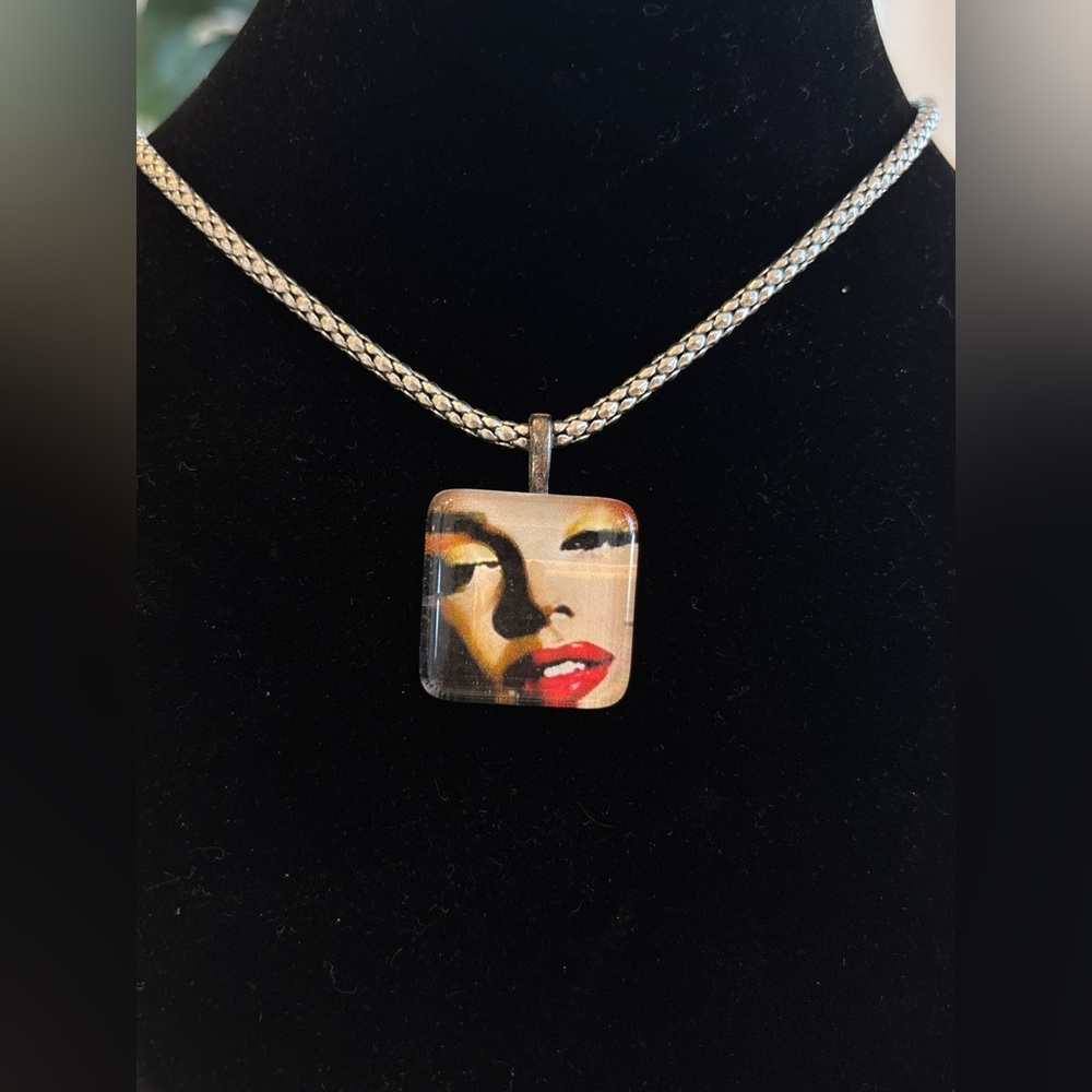 Marilyn Monroe Pendant Necklace Costume Jewelry